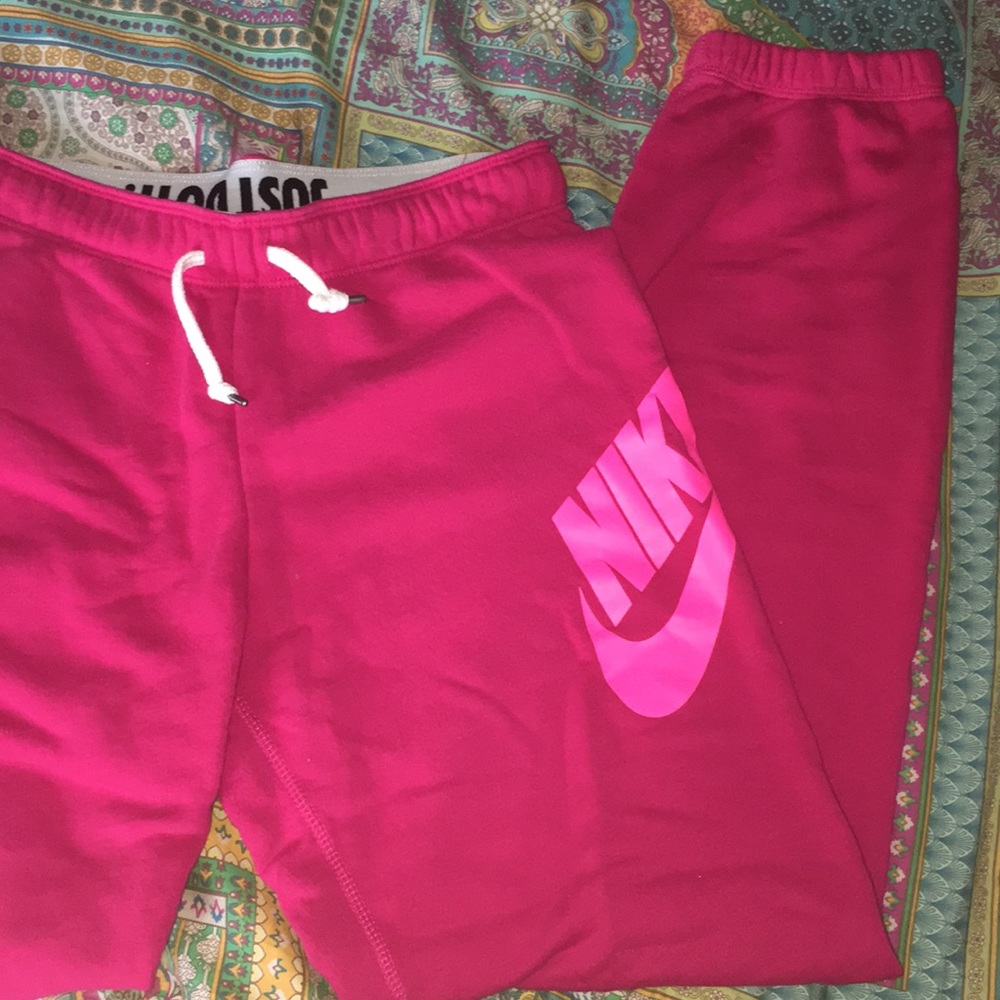 Nike Woman’s Sweatpants